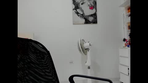 olivahot30 online show from 02.04.25