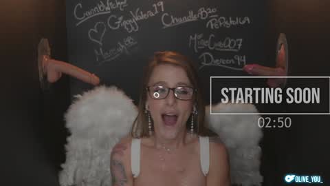 Snapshot of olive_you_ chatting on 12.02.24 Olive online show from 12.02.24