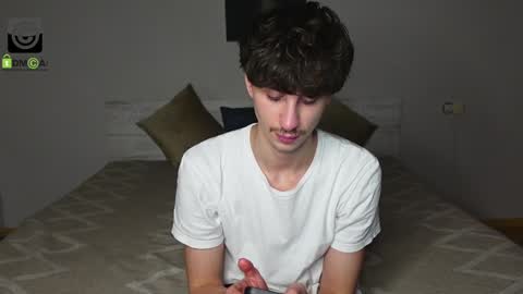 Snapshot of oliver_baker chatting on 12.02.24 Oliver  Kaen online show from 12.02.24