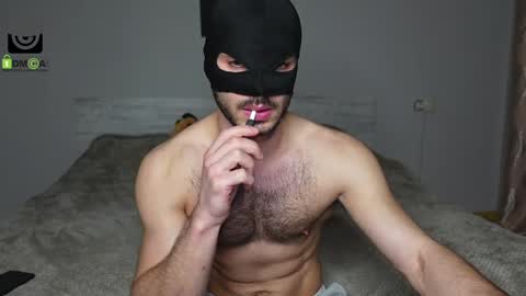 Snapshot of oliver_baker chatting on 02.01.25 Oliver  Kaen online show from 02.01.25