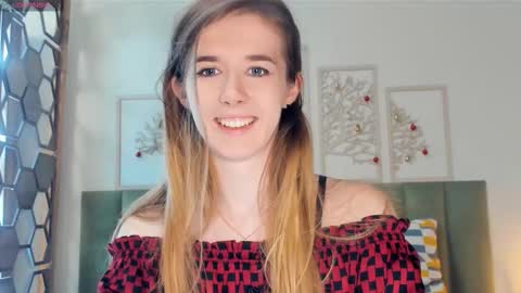 Snapshot of olivia_7 chatting on 11.14.25 Olivia online show from 11.14.25