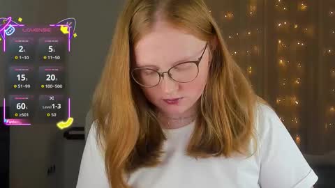 Snapshot of olivia_date chatting on 10.17.25 Olivia Date online show from 10.17.25