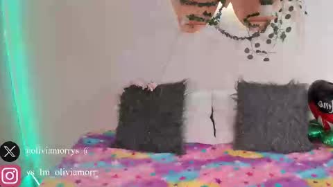 Olivia  happyness  online show from 10.14.25
