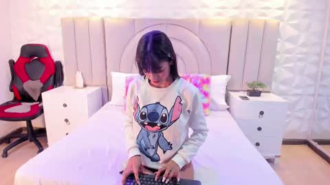 olivia_pearl_ online show from 10.03.25