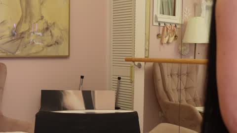 Snapshot of oliviasway chatting on 01.30.25 OliviaSway online show from 01.30.25