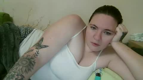 Snapshot of olyafire chatting on 01.06.25 OlyaFire online show from 01.06.25