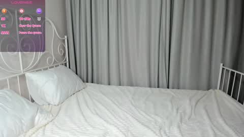 Snapshot of onemoreecall chatting on 02.05.25 Lexi online show from 02.05.25