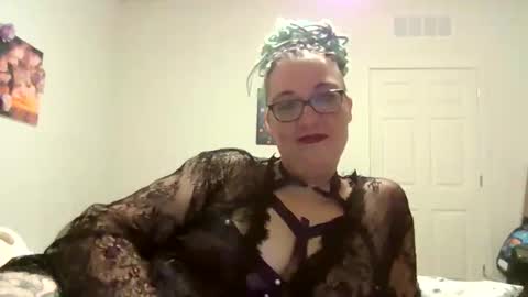 Snapshot of onlylovedinthedark chatting on 10.27.25 onlylovedinthedark online show from 10.27.25