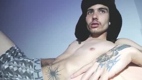 Snapshot of onzas_ chatting on 09.20.25 onzas_ online show from 09.20.25