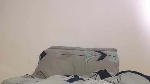 Snapshot of onzas_ chatting on 10.29.25 onzas_ online show from 10.29.25