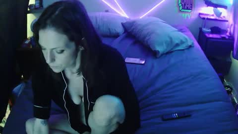 Snapshot of optimrs chatting on 10.27.25 optimrs online show from 10.27.25