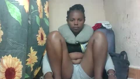 Snapshot of ornettee chatting on 10.08.25 ornettee online show from 10.08.25