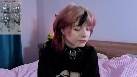 Snapshot of orvacurington chatting on 10.11.25 Ashley online show from 10.11.25