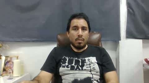 Snapshot of oscaryn_martell chatting on 11.02.25 oscaryn_martell online show from 11.02.25