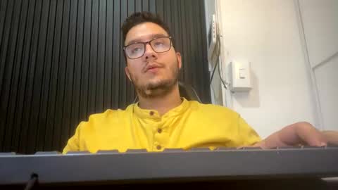 Snapshot of osomalicioso chatting on 10.04.25 juan online show from 10.04.25