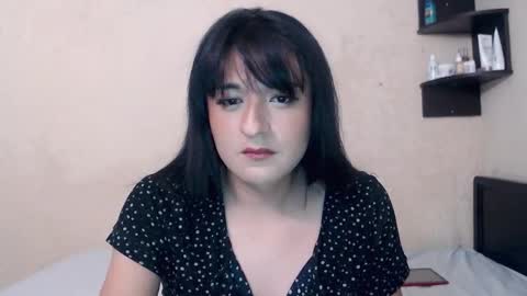 Snapshot of otakutransgurl chatting on 11.06.25 RACHEL CHOW online show from 11.06.25