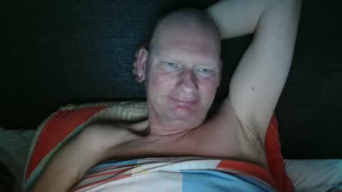 Snapshot of oudzktjong chatting on 01.01.25 kars online show from 01.01.25