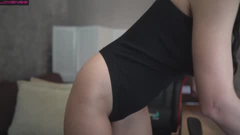 Snapshot of oxxme chatting on 02.27.25 Oxana Hi friends all my videos are 50 off check my bio online show from 02.27.25