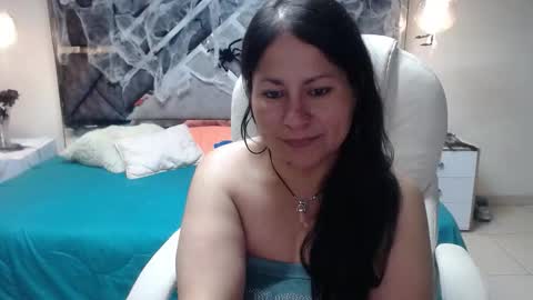 Pamela Jones online show from 10.10.25