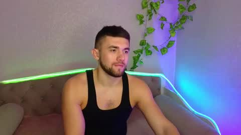 Snapshot of paradisepleasure_ chatting on 03.06.25 Allie  Alex Thumbs up if you like us online show from 03.06.25
