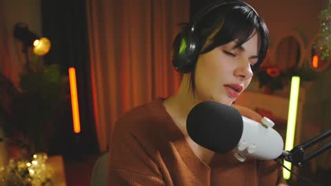 Snapshot of patricia_bennett chatting on 12.15.24 Patricia online show from 12.15.24