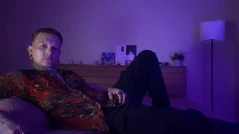 Snapshot of paulvelvet chatting on 11.10.25 Paul Velvet online show from 11.10.25