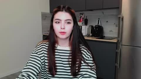 Snapshot of peachybabe__ chatting on 02.19.25 Peachy online show from 02.19.25