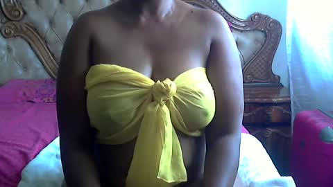 Snapshot of pearassmmm chatting on 02.27.25 pearassmmm online show from 02.27.25
