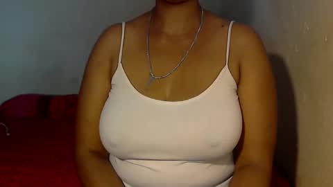 Snapshot of pearassmmm chatting on 10.13.25 pearassmmm online show from 10.13.25