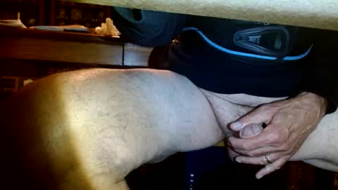 Snapshot of peecocktail chatting on 11.09.25 peecocktail online show from 11.09.25