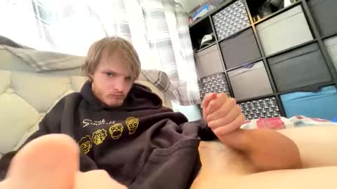 Snapshot of penguin666778 chatting on 09.12.25 Penguin online show from 09.12.25