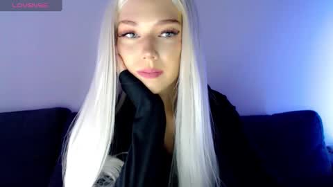 Isabella online show from 01.12.25
