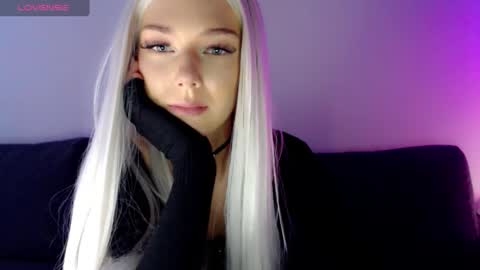 Isabella online show from 02.14.25