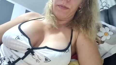 Snapshot of pervygirl69 chatting on 09.16.25 Lisa - online show from 09.16.25