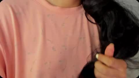 Snapshot of petitgirl_ chatting on 02.20.25 J A S S online show from 02.20.25