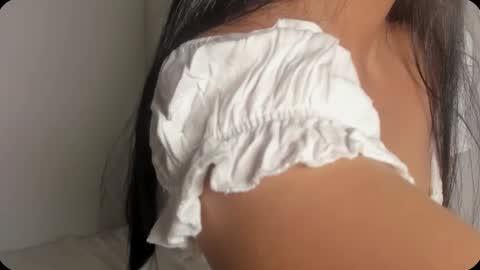 Snapshot of petitgirl_ chatting on 02.27.25 J A S S online show from 02.27.25