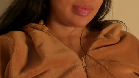 Snapshot of petitgirl_ chatting on 09.27.25 J A S S online show from 09.27.25