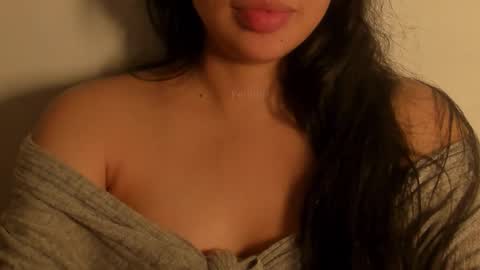 Snapshot of petitgirl_ chatting on 10.01.25 J A S S online show from 10.01.25