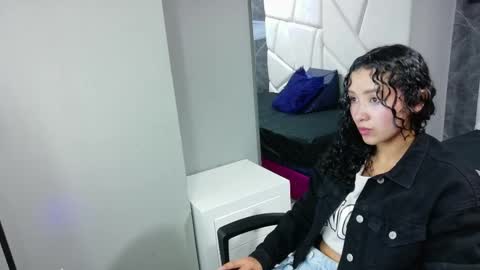 Moon  online show from 10.19.25