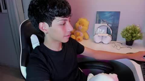 Snapshot of philipe_moonlight_ chatting on 09.13.25 Phil. INDEPENDENT MODEL online show from 09.13.25