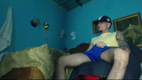 Snapshot of phlilloyhighclouds chatting on 12.15.24 phlilloyhighclouds online show from 12.15.24