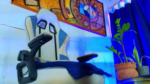 Snapshot of phlilloyhighclouds chatting on 10.20.25 phlilloyhighclouds online show from 10.20.25