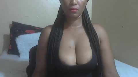 Snapshot of phoenixcandy chatting on 01.24.25 phoenixcandy online show from 01.24.25