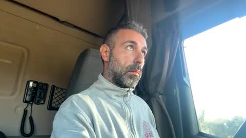 Snapshot of pierotu chatting on 10.23.25 pierotu online show from 10.23.25