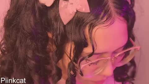 Snapshot of piinkcat chatting on 02.09.25 Emi online show from 02.09.25