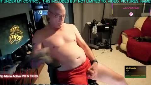 Snapshot of pilot_dave_69 chatting on 09.27.25 Dave online show from 09.27.25