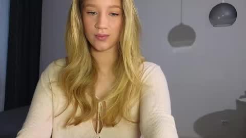 Snapshot of pink_rosee_ chatting on 11.07.25 online show from 11.07.25