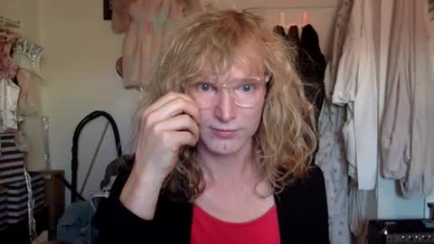 Snapshot of pinkfag chatting on 03.04.25 pinkfag online show from 03.04.25