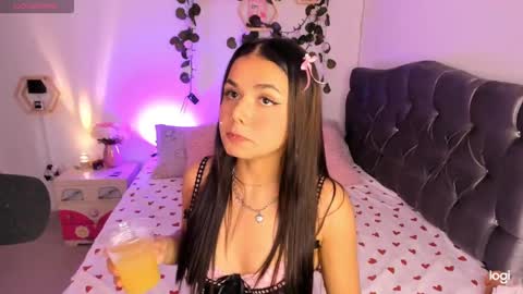 Snapshot of pinkpantherr_ chatting on 12.19.24 Sarah .. online show from 12.19.24