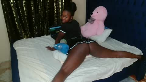 Snapshot of pinkysmiles chatting on 03.08.25 Pinky online show from 03.08.25